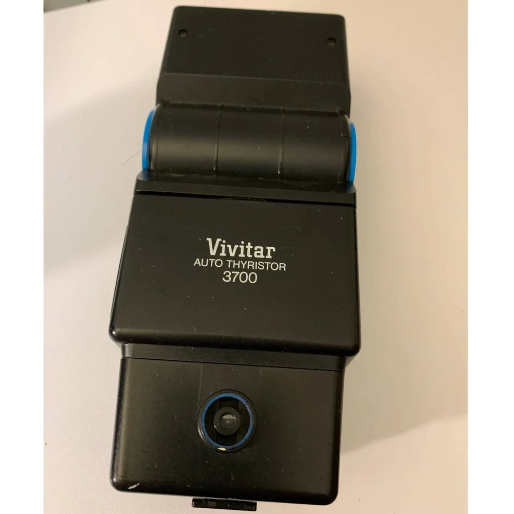 VIVITAR 3700 Zoom Thyristor shoe mount universal electronic flash tilt UNTESTED